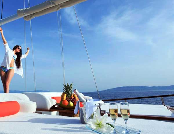 Istanbul Bosphorus Private Yacht Tours